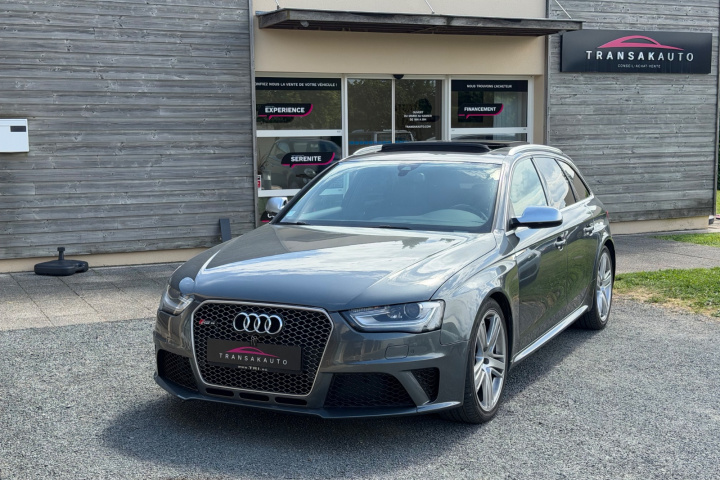 AUDI RS4 AVANT