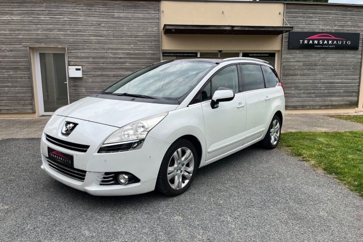 PEUGEOT 5008